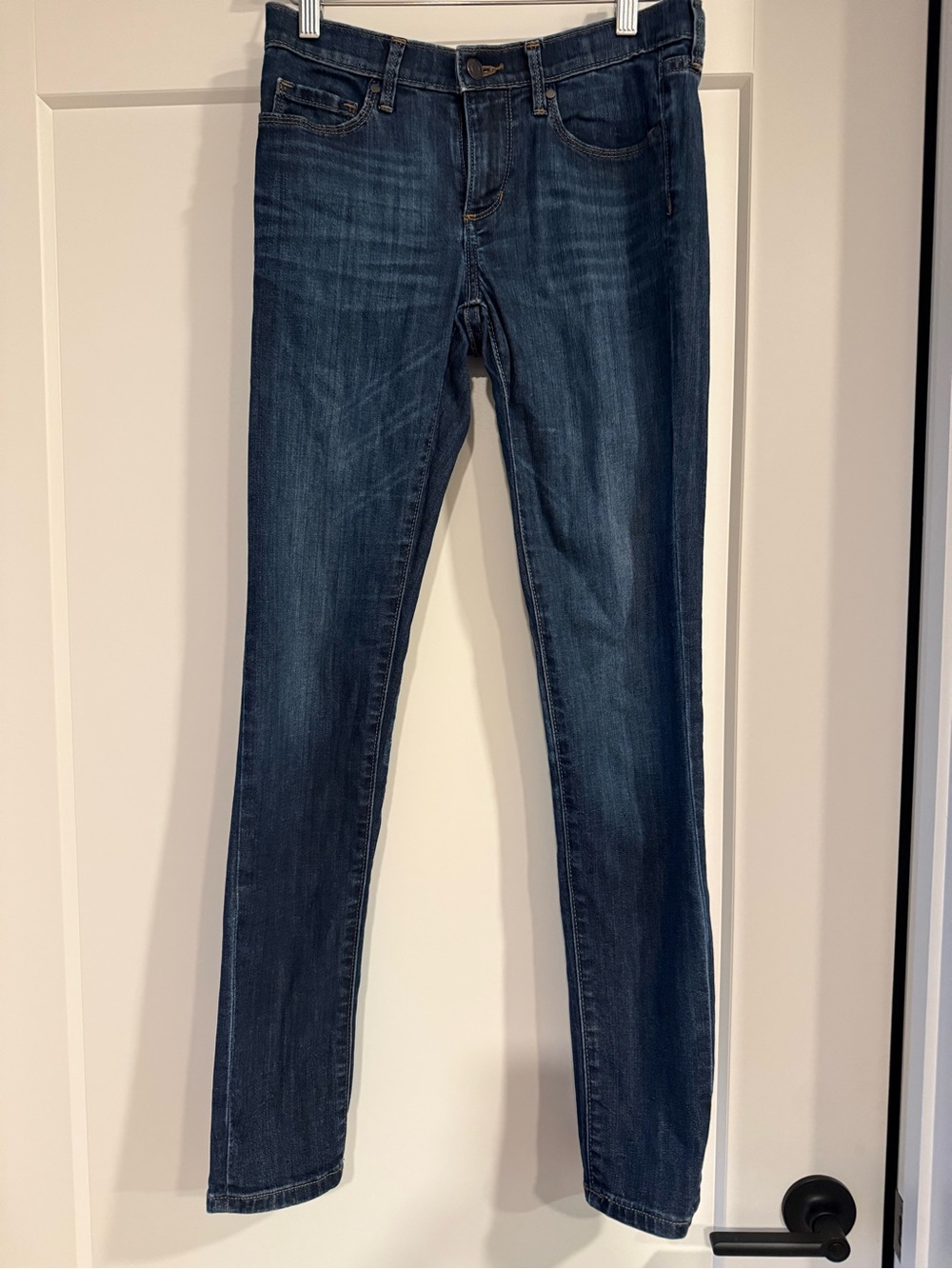 Classic Dark Wash Women's Skinny Jeans - Blue